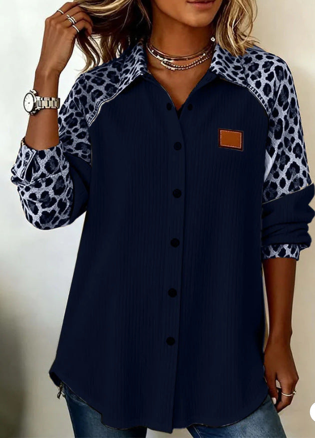 Trendige Bluse mit bedrucktem Revers von Andrea Serena