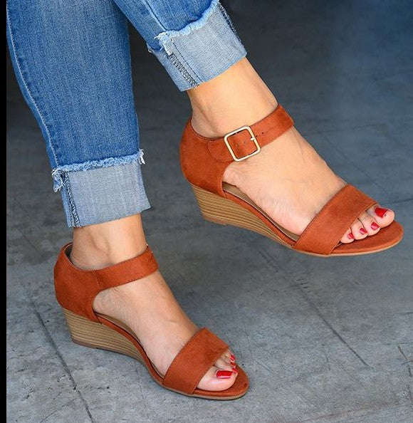 Andrea's™ | Damenmode-Keilabsatzsandalen mit Schnallenriemen