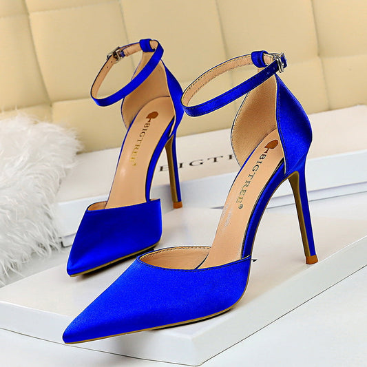 Elegante spitze Seidenpumps von Andrea Serena