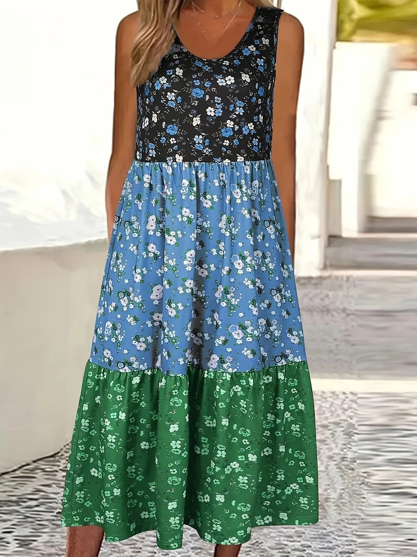 Geblümtes Stufen-Freizeitkleid von Andrea Serena