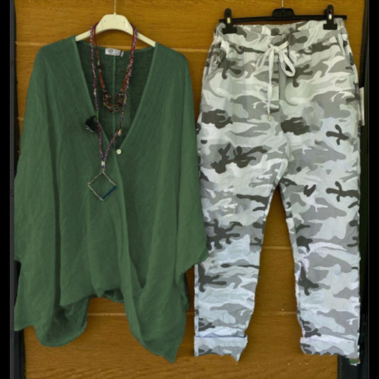 Andrea's™ | Lässiges Set mit Camouflage-Hose und leichter Bluse