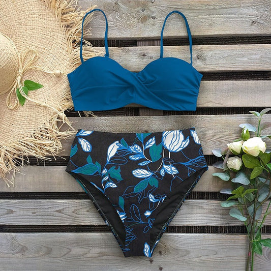 Floraler High-Waist-Bikini von Andrea Serena