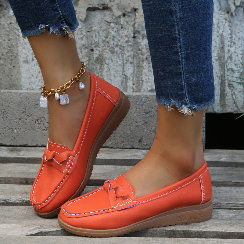 Andrea's™ | farbene Slipper mit geflochtenem Detail