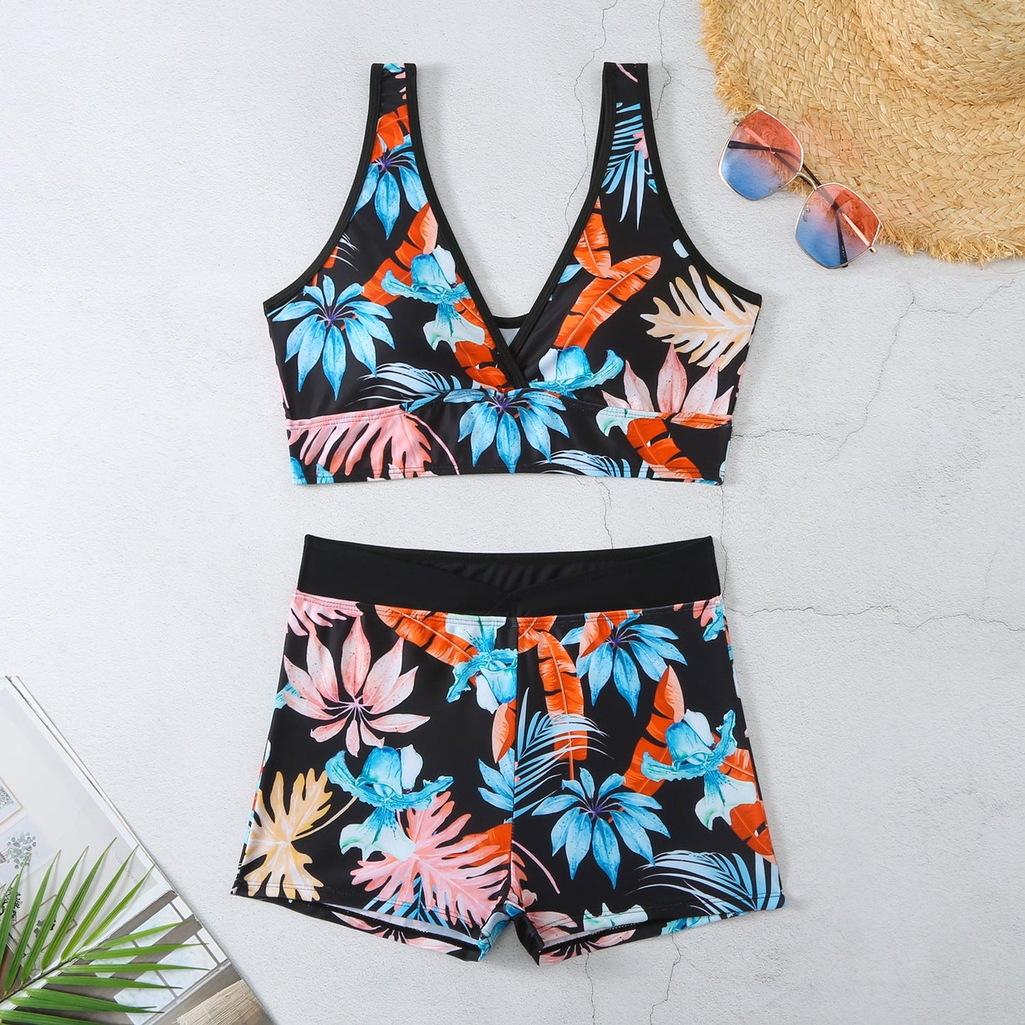 Lebhaft bedruckter Boxer-Bikini von Andrea Serena