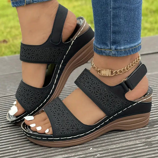 Pinterest-inspirierte Andrea Serena Keilsandalen