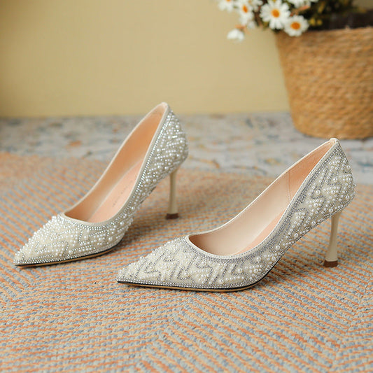 Elegante Stiletto-Pumps mit Perlen von Andrea Serena