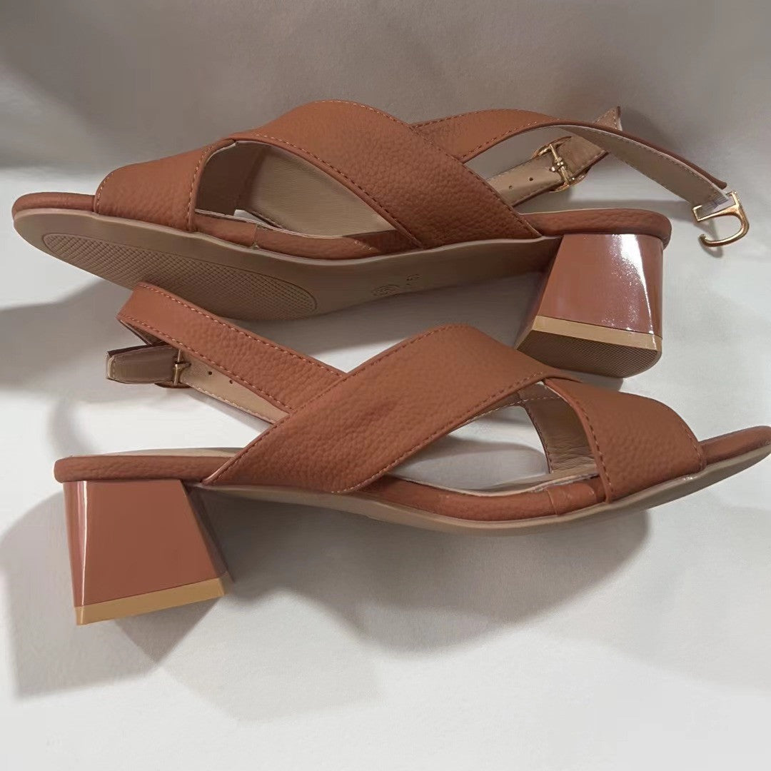 Elegante Sandalen mit Blockabsatz von Andrea Serena mit Knöchelriemen