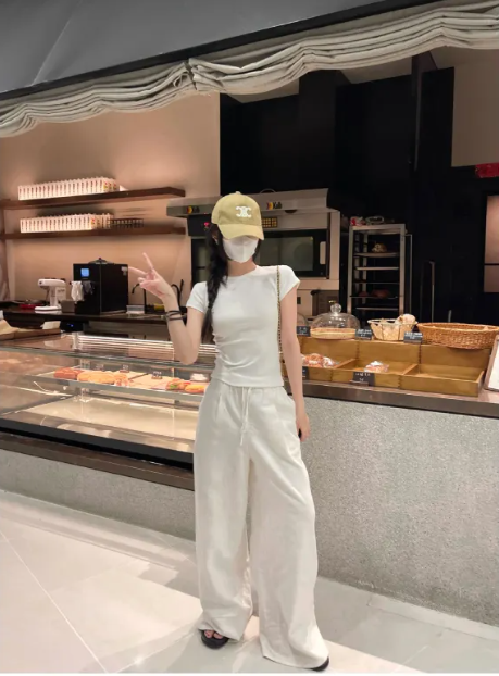 Andrea's™ | Einfarbige, bequeme Hose mit weitem Bein und Taschen