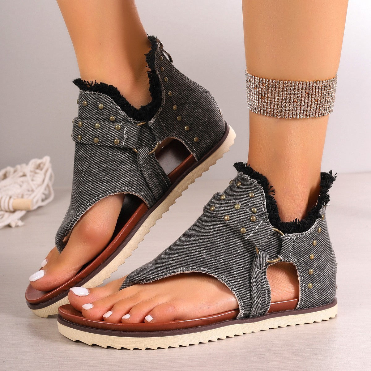 Andrea's™ | Zehenstegsandalen mit Reißverschluss hinten