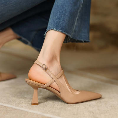 Elegante Stiletto-Pumps von Andrea Serena