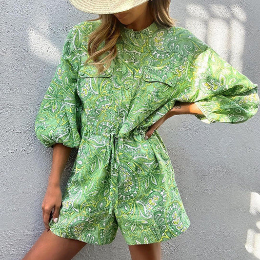 Sommer-Strampler von Andrea Serena mit lebendigem Print