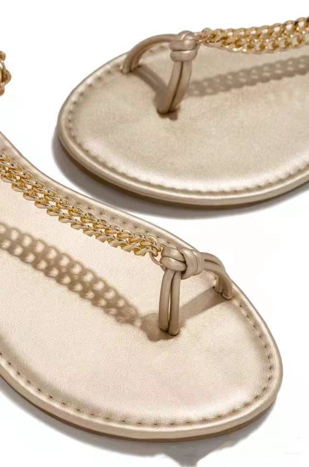 Andrea's™ | Sandalen mit runder Spitze und Metallkette