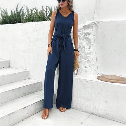 Schicker ärmelloser dunkelblauer Jumpsuit von Andrea Serena