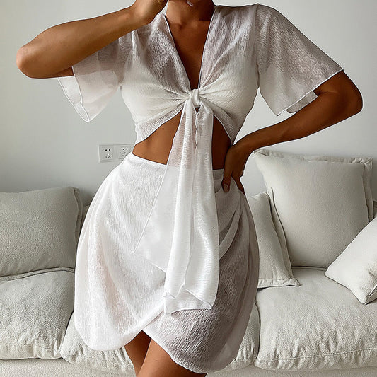 Elegantes weißes Bikini-Set mit geteiltem Bein von Andrea Serena