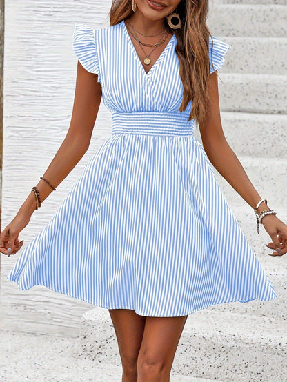 Elegantes, gestreiftes Andrea Serena Kleid mit V-Ausschnitt und Taille