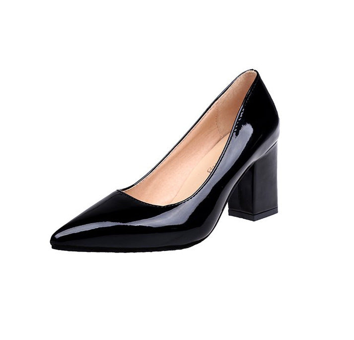 Elegante Pumps mit spitzer Zehenpartie von Andrea Serena