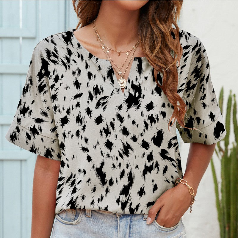 Bedrucktes Alltags-Top mit V-Ausschnitt von Andrea Serena