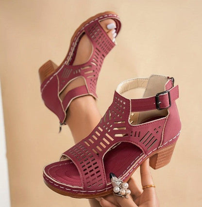 Elegante Andrea Serena Sandalen mit Cut-out und klobigem Absatz