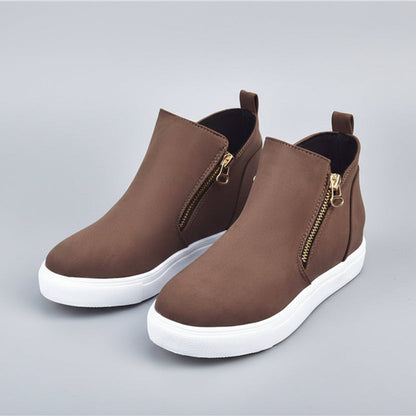 Elegante Wildleder-Ballerinas mit runder Spitze von Andrea Serena