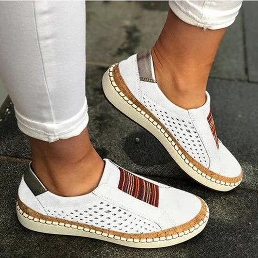 Andrea's™ | Slip-On-Sneaker mit perforiertem Design und mehrfarbigem Gummiband