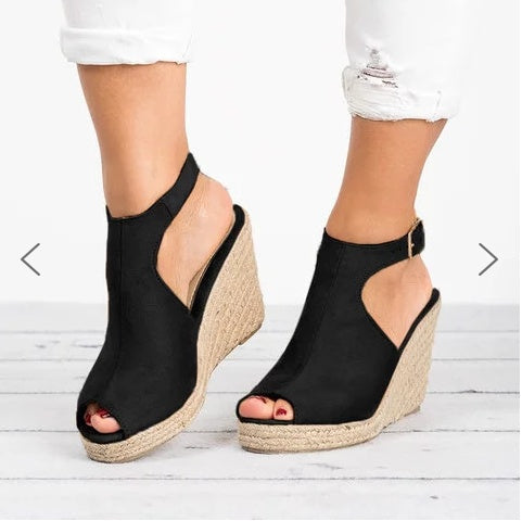 Elegante Plateau-Keilsandalen von Andrea Serena