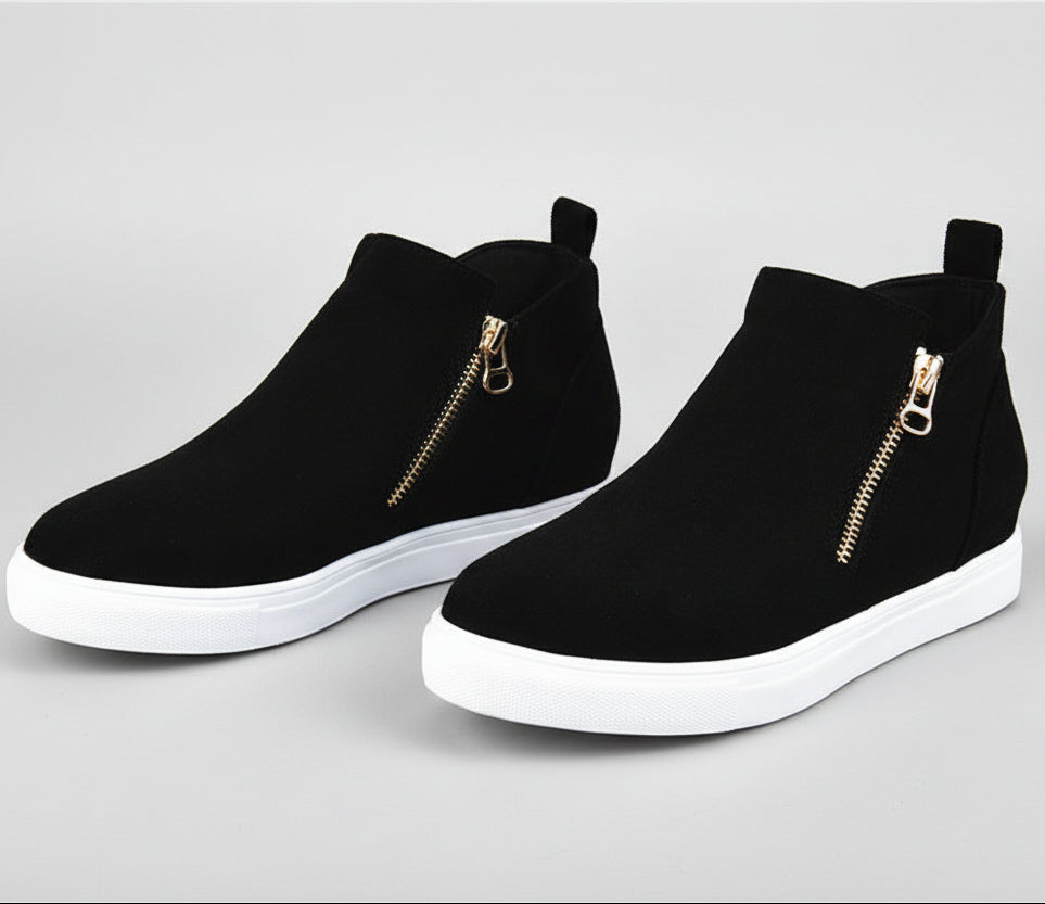 Elegante Wildleder-Ballerinas mit runder Spitze von Andrea Serena