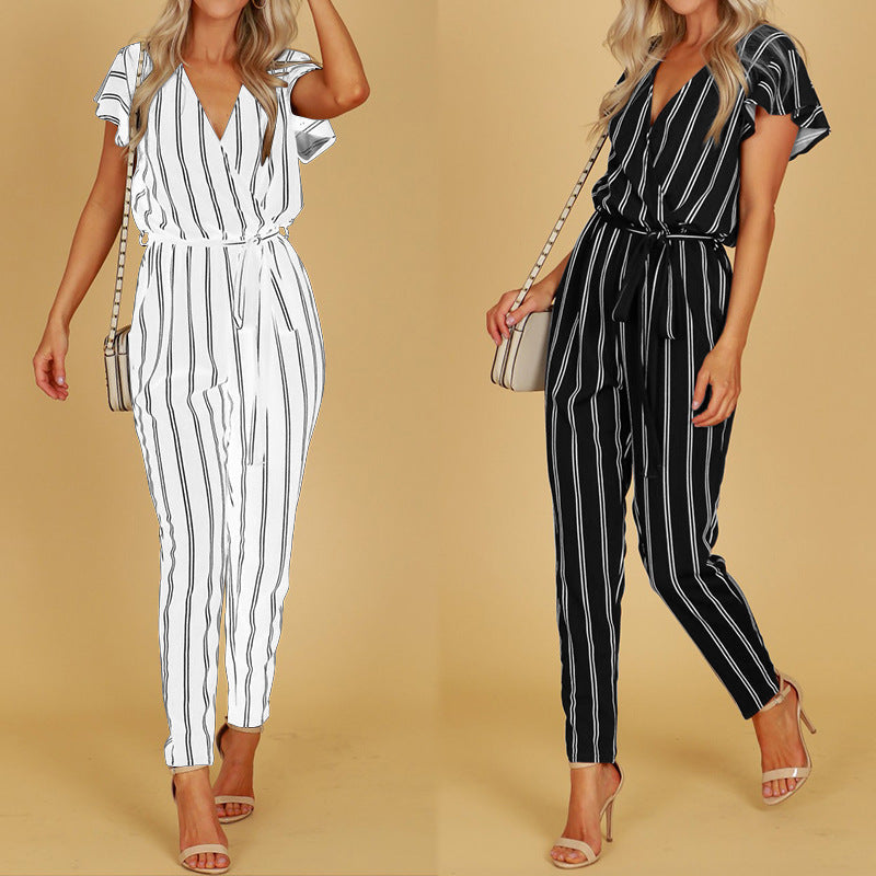 Schicker gestreifter Andrea Serena Jumpsuit mit V-Ausschnitt und Neckholder