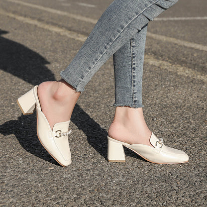 Schicke, von Pinterest inspirierte Andrea Serena Blockabsatz-Mules