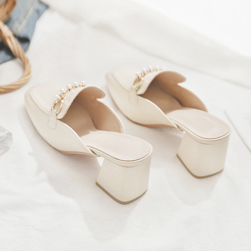 Schicke, von Pinterest inspirierte Andrea Serena Blockabsatz-Mules