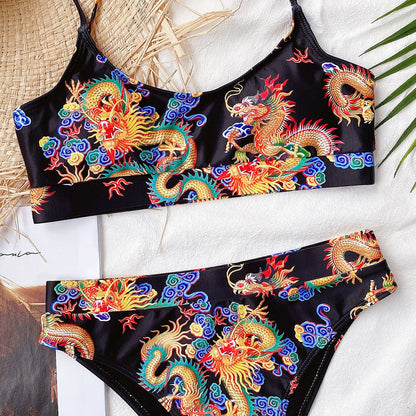 Bikini mit lebendigem Print, inspiriert von Andrea Serena und Pinterest