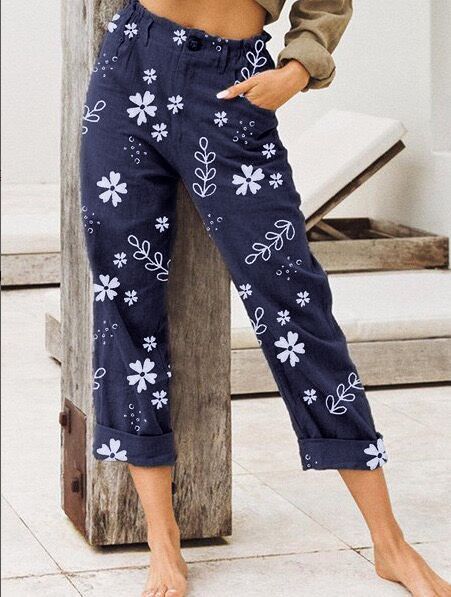 Andrea Serena Cropped-Freizeithose mit Blumenmuster