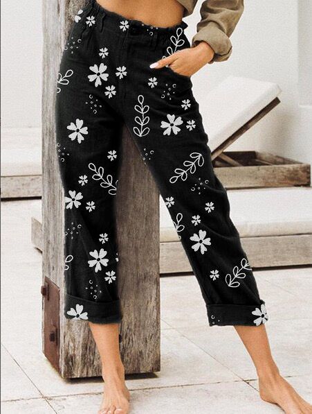 Andrea Serena Cropped-Freizeithose mit Blumenmuster