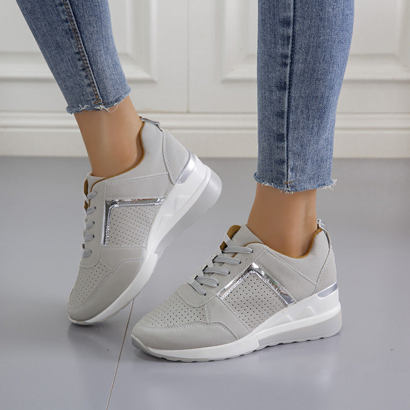 Elegante Plateau-Sneaker mit Schnürung von Andrea Serena