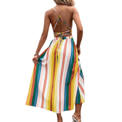 Kleid mit leuchtenden Regenbogenstreifen von Andrea Serena