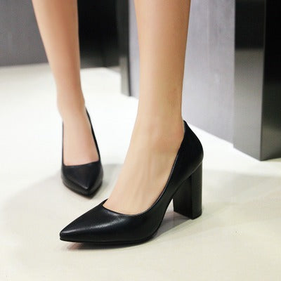 Elegante Pumps mit Blockabsatz von Andrea Serena