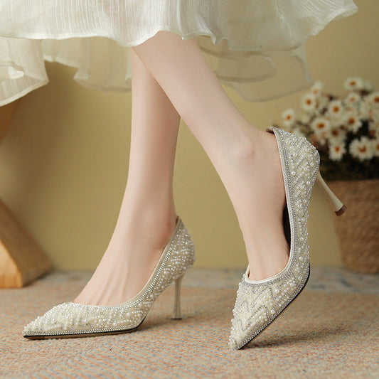 Elegante Stiletto-Pumps mit Perlen von Andrea Serena