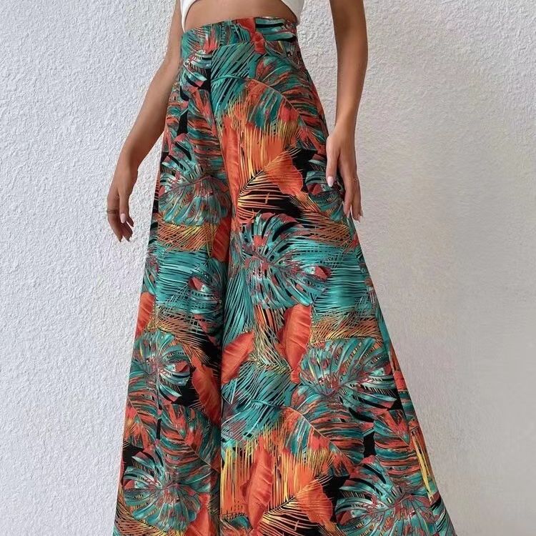 Schicke, weite Hose mit Blumenmuster von Andrea Serena