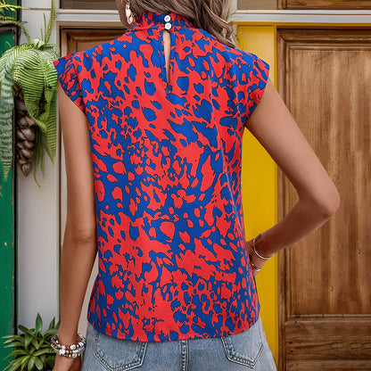 Sommerbluse von Andrea Serena mit lebhaftem Graffiti-Print