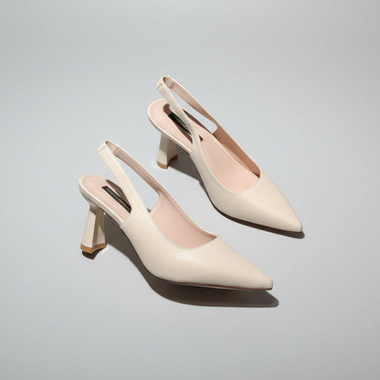 Elegante Retro-Pumps mit spitzer Zehenpartie von Andrea Serena
