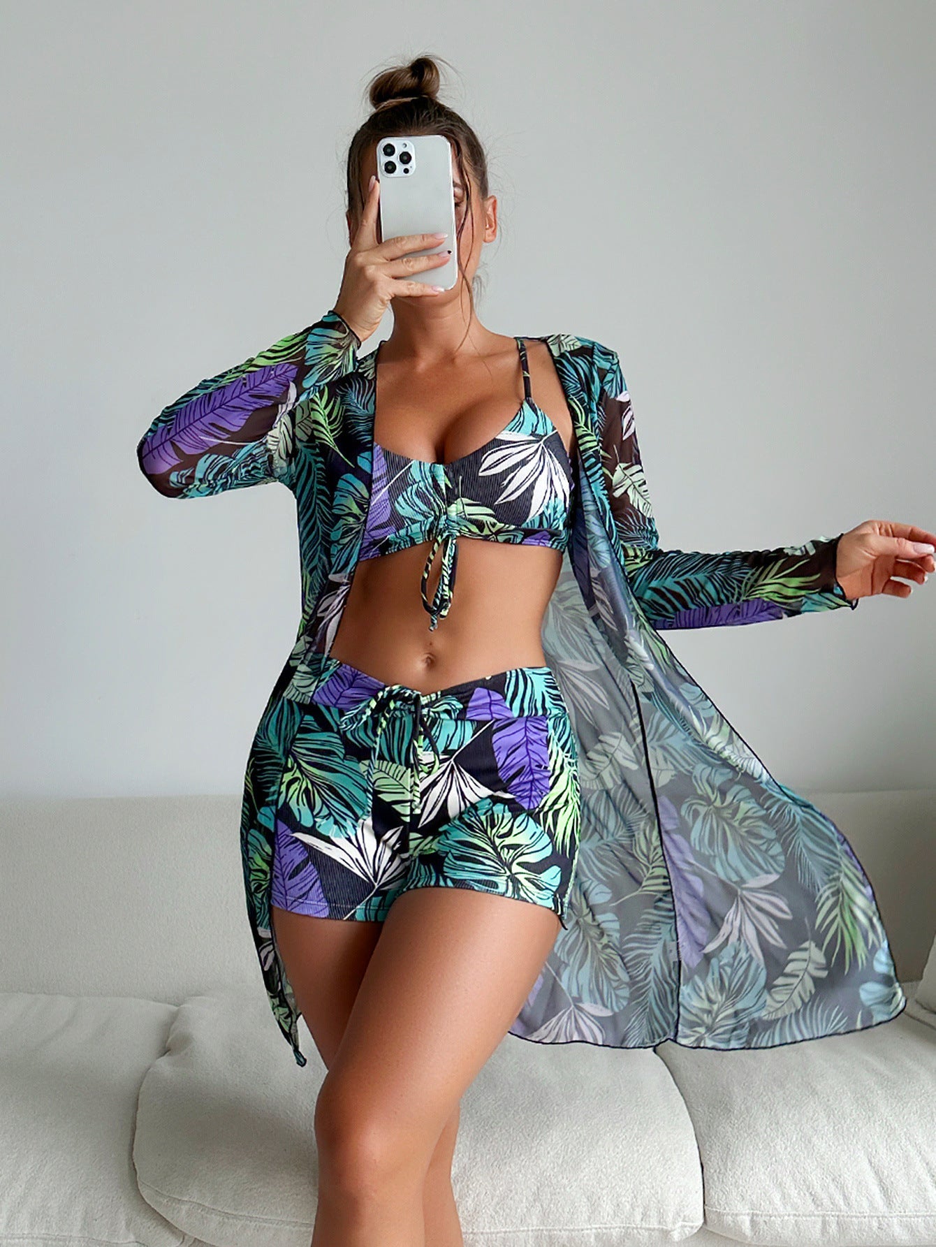Dreiteiliges Bikini-Set von Andrea Serena mit lebendigem Print
