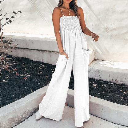 Schicker Jumpsuit im Pinterest-Stil von Andrea Serena