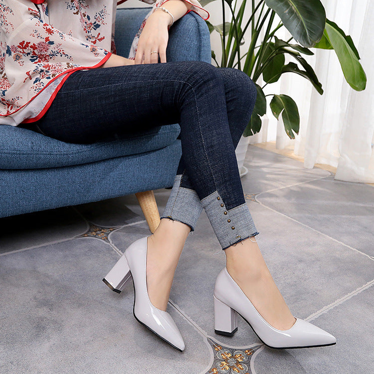 Elegante Pumps mit spitzer Zehenpartie von Andrea Serena