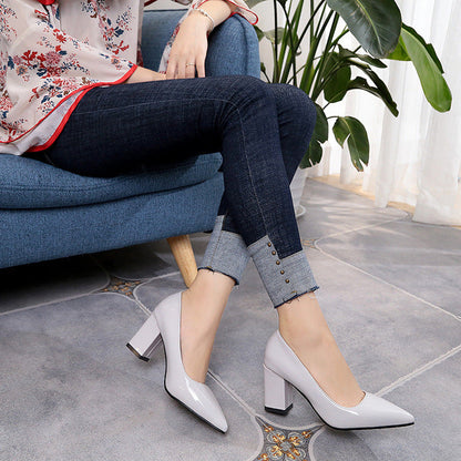 Elegante Pumps mit spitzer Zehenpartie von Andrea Serena