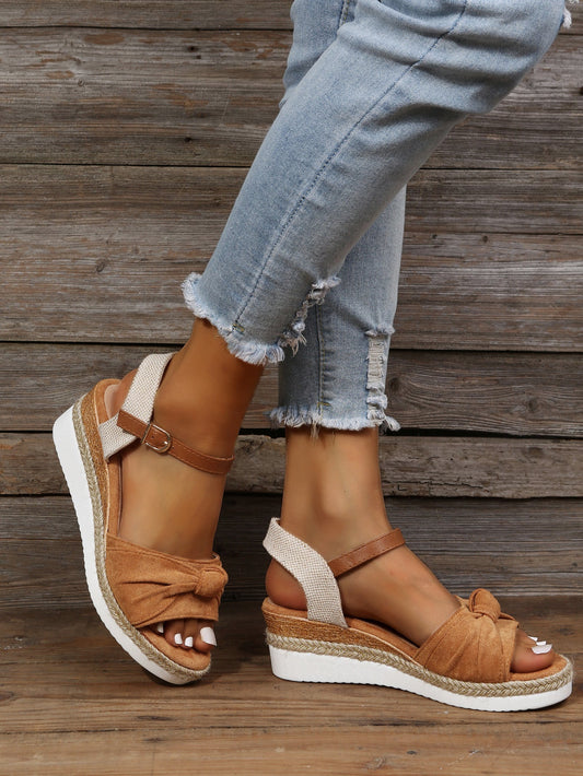 Elegante Plateau-Sandalen von Andrea Serena