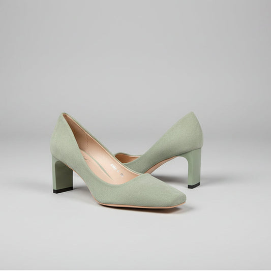 Elegante Wildleder-Pumps mit eckiger Spitze von Andrea Serena