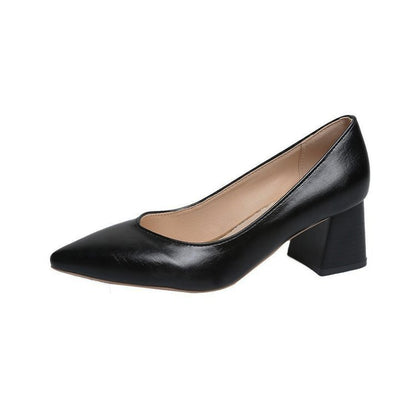 Elegante Pumps mit spitzer Zehenpartie von Andrea Serena