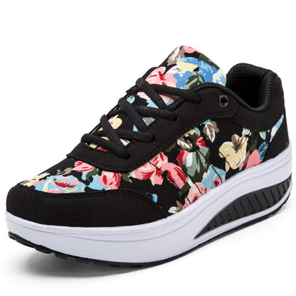 Andrea Serena Sneakers aus atmungsaktivem Canvas mit Blumenmuster