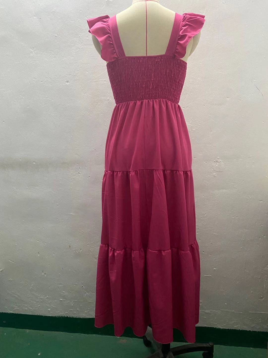 Elegantes Rüschen-Maxikleid von Andrea Serena