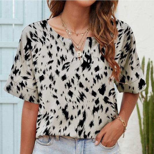 Bedrucktes Alltags-Top mit V-Ausschnitt von Andrea Serena