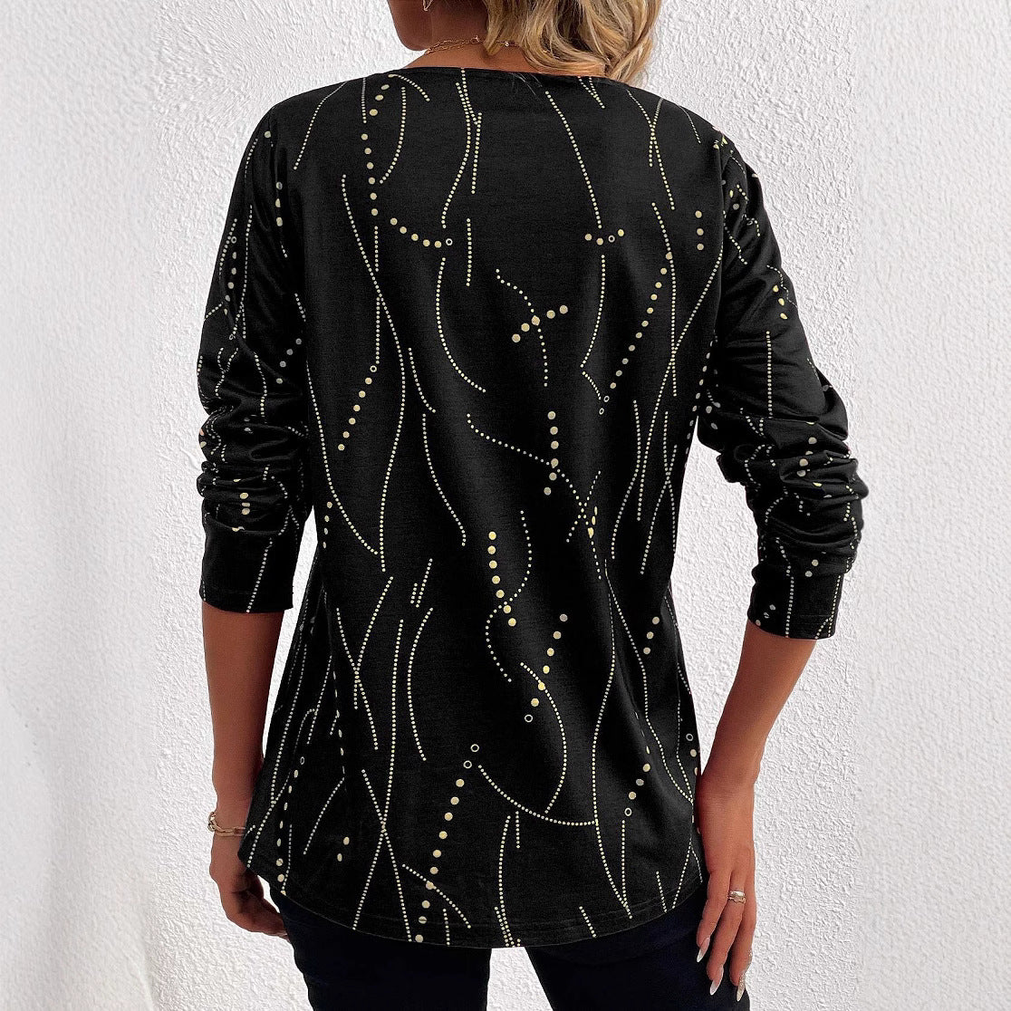 Bluse mit Knöpfen und geometrischem Muster